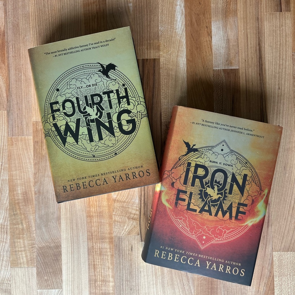 Fourth Wing and Iron Flame - Rebecca Yarros